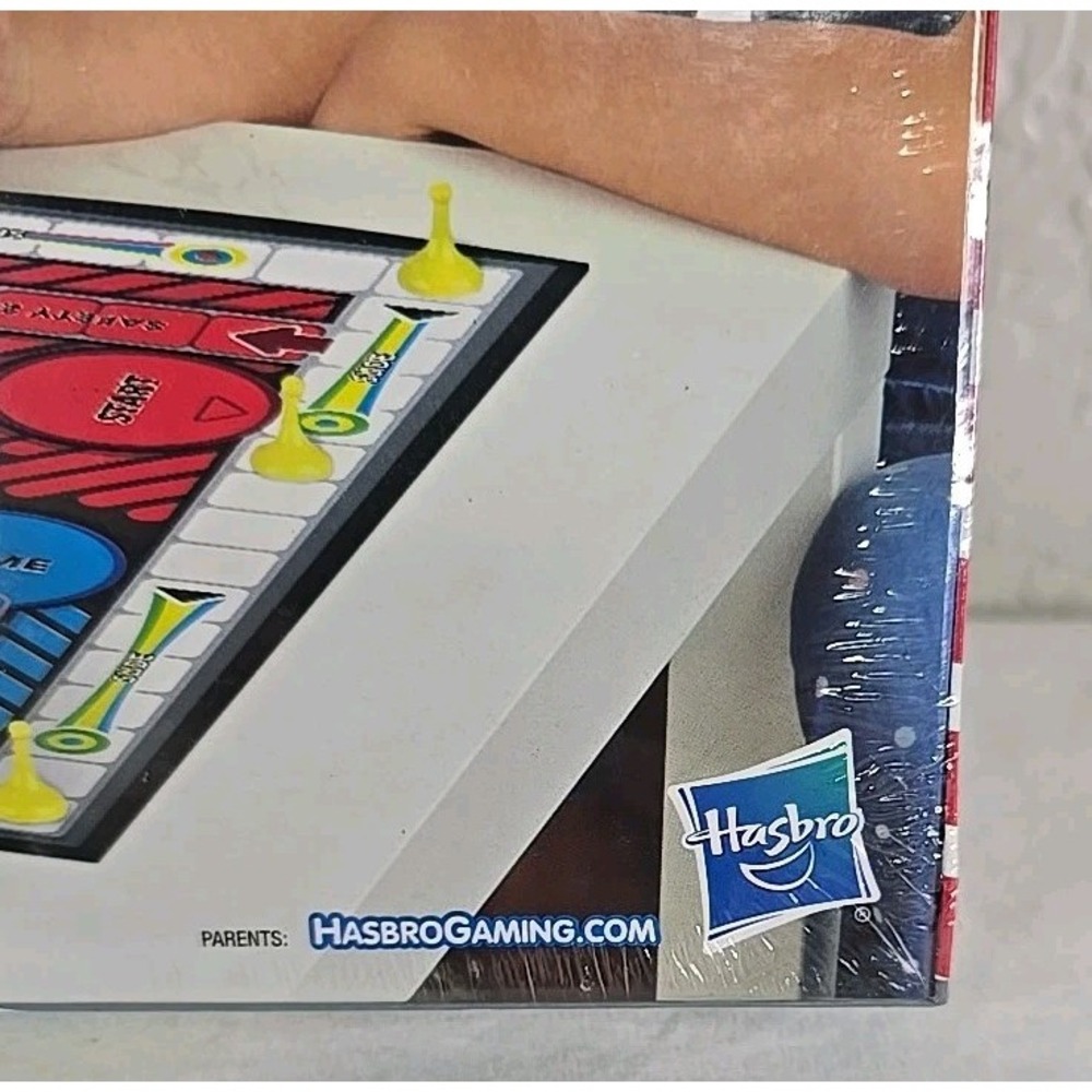 Sorry!‎ The Classic Game - Picture 4 of 6